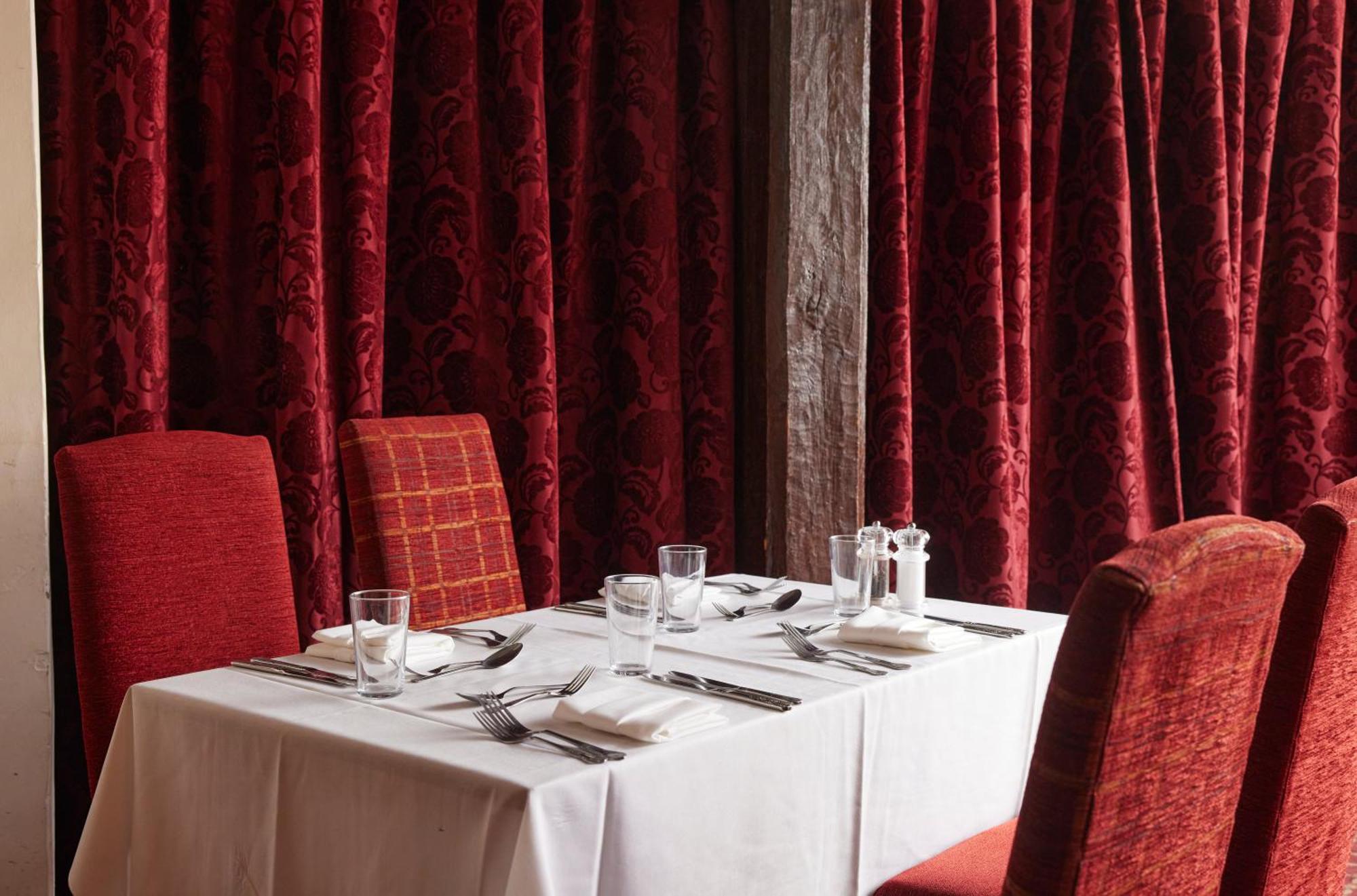 Bull Hotel By Greene King Inns Лонг Мелфорд Екстериор снимка
