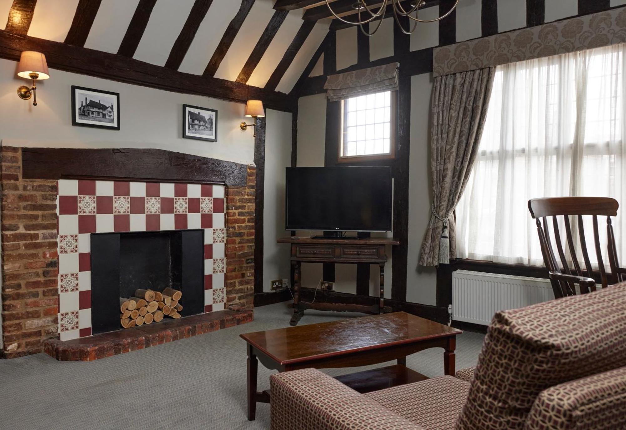 Bull Hotel By Greene King Inns Лонг Мелфорд Екстериор снимка