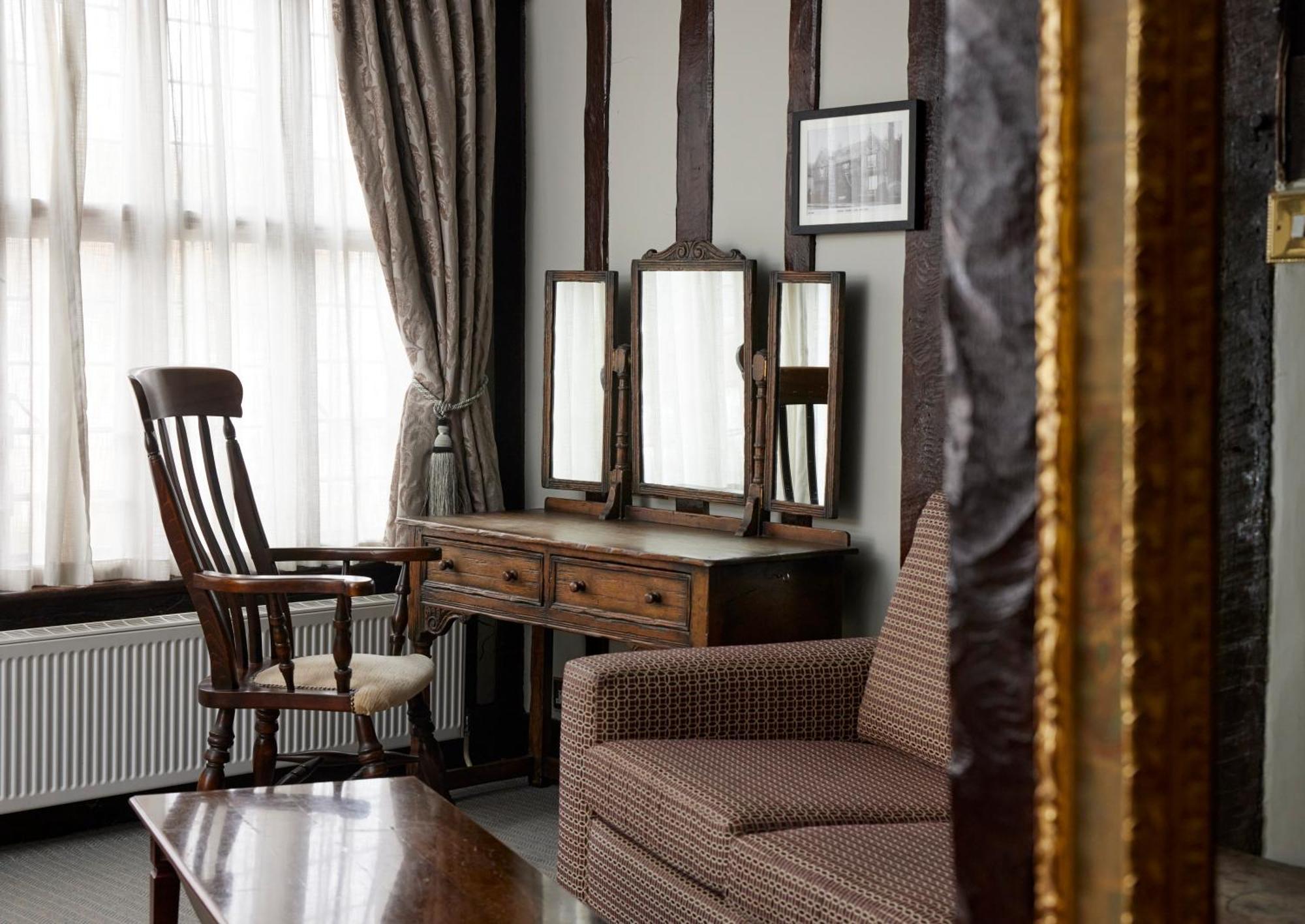 Bull Hotel By Greene King Inns Лонг Мелфорд Екстериор снимка